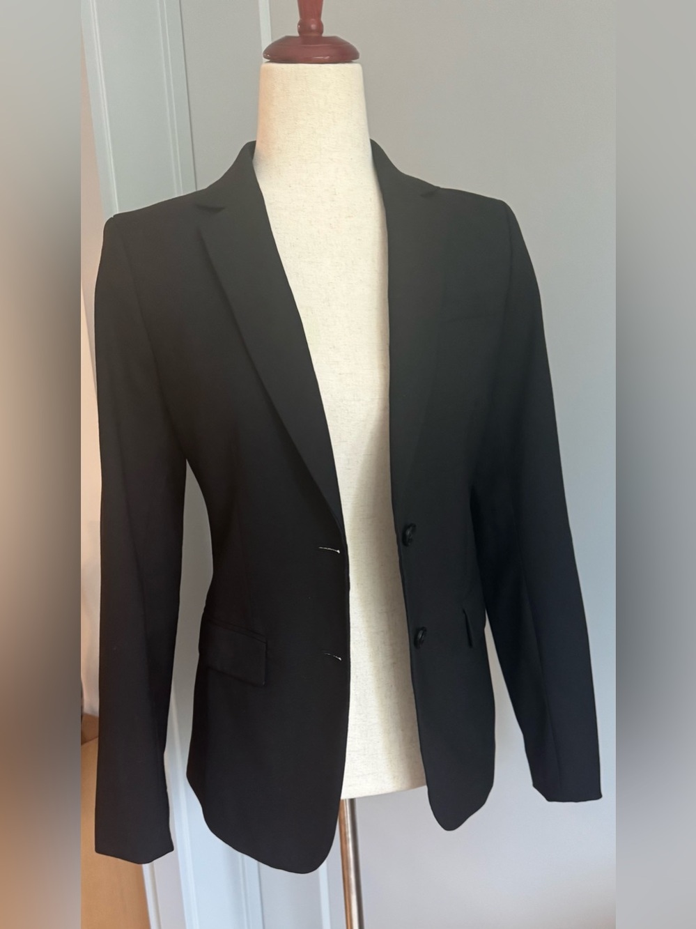 Banana Republic Long and Lean Tailored Lightweight Wool Blazer - Picture 7 of 10